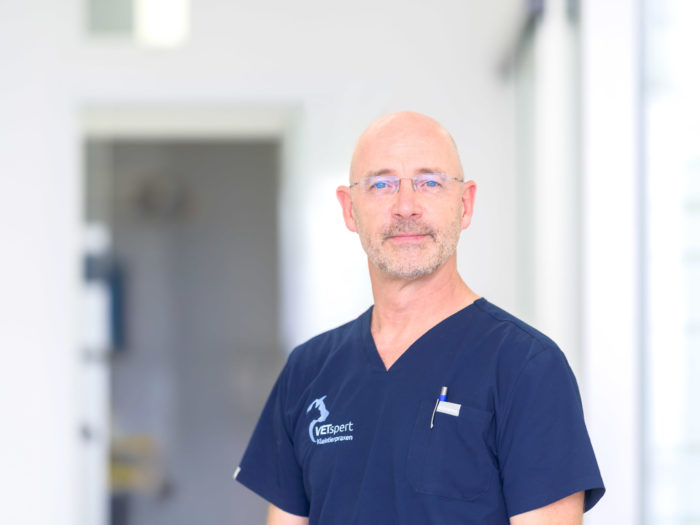 Dirk Siemers, Facharzt für Orthopädie, Chirurgie , Neurologie und Neurochirurgie.