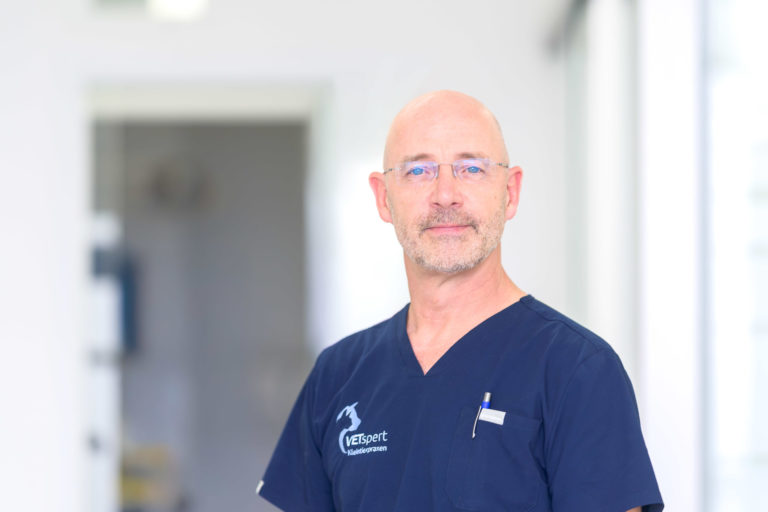 Dirk Siemers, Facharzt für Orthopädie, Chirurgie , Neurologie und Neurochirurgie.