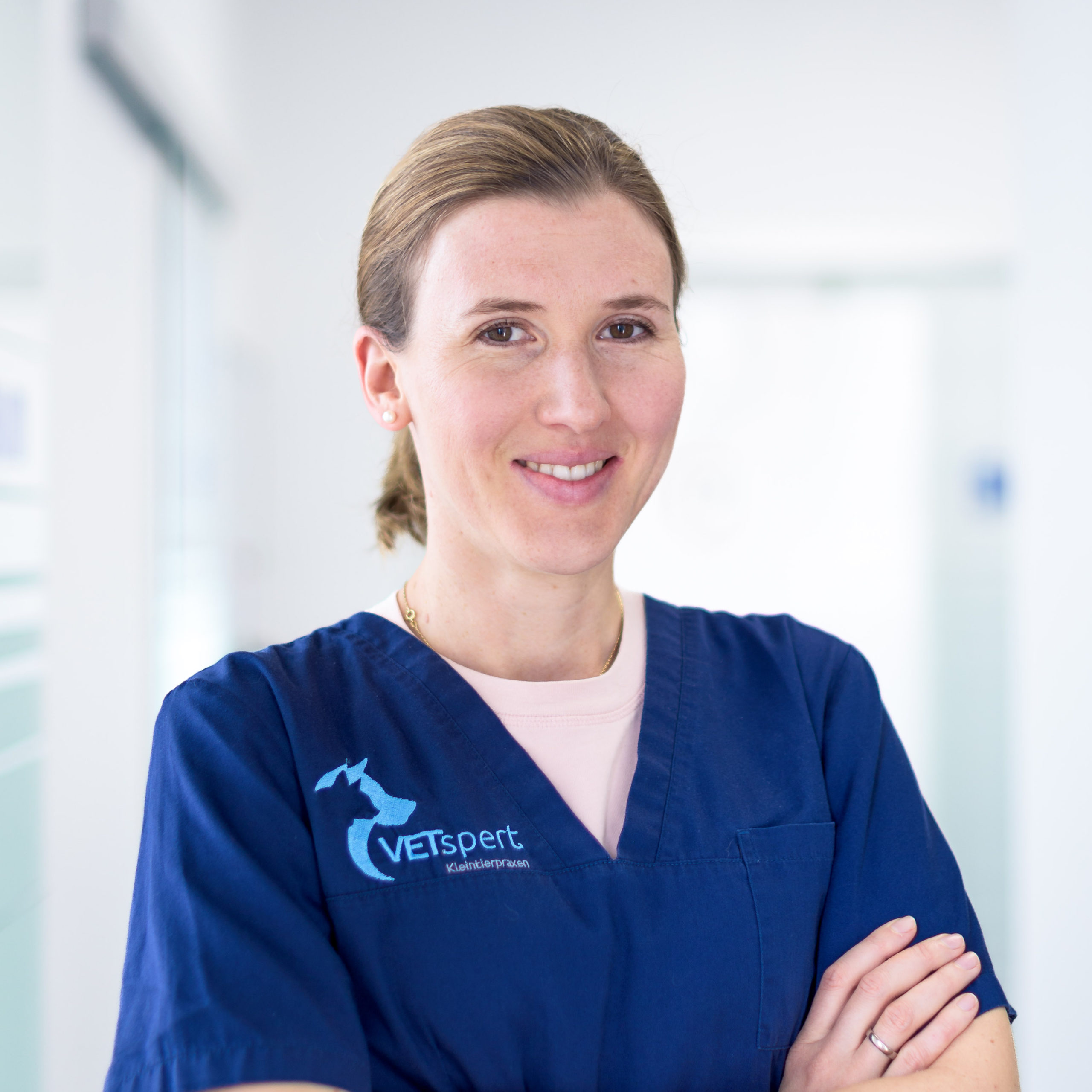 Tierärztin Dr. Olivia Wolf